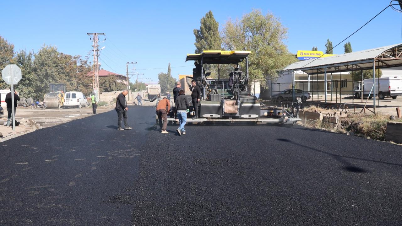 Melekli Beldesi Sıcak Asfalt çalışmasında sona gelindi