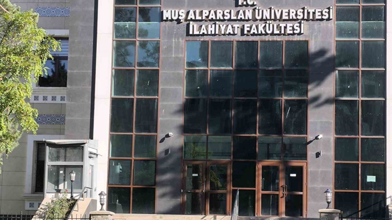 Muş Alparslan Üniversitesi&#039;nde Engelli Asansörü Krizi: Engelli Vatandaşlar Tepkili