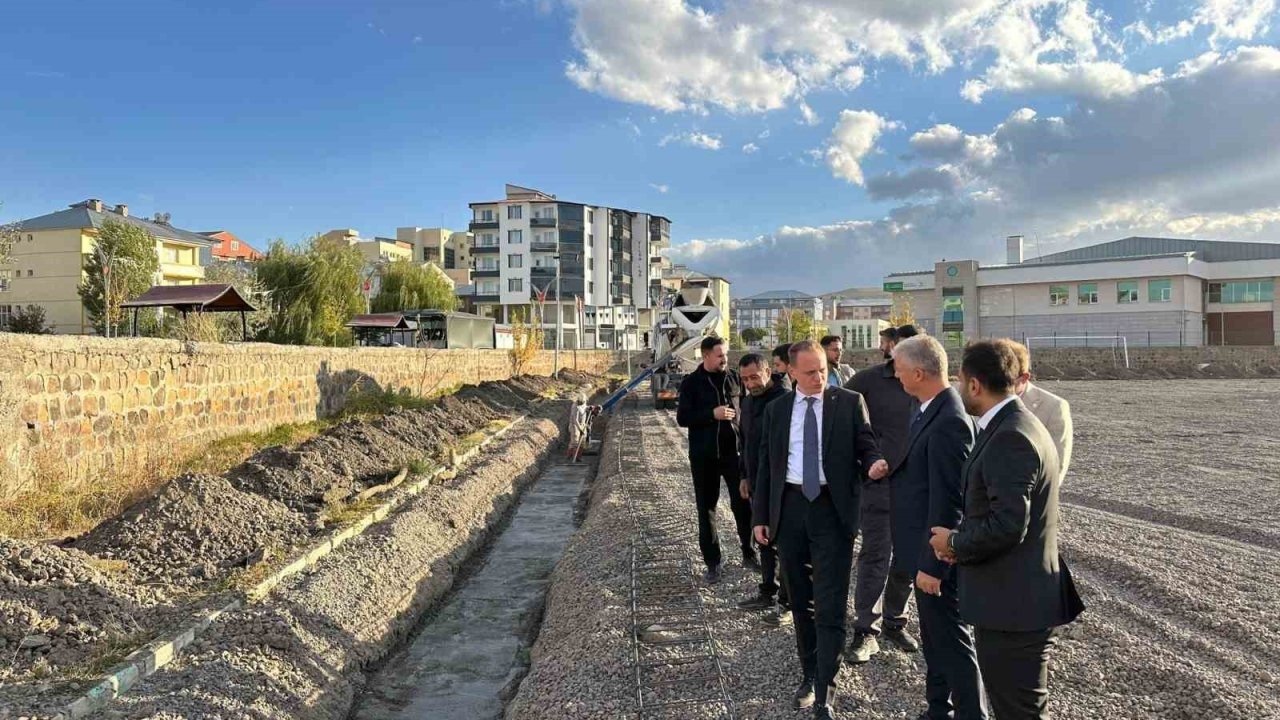 Muş Bulanık Stadyumu Baştan Sona Yenileniyor: Gençlere Modern Tesis Müjdesi