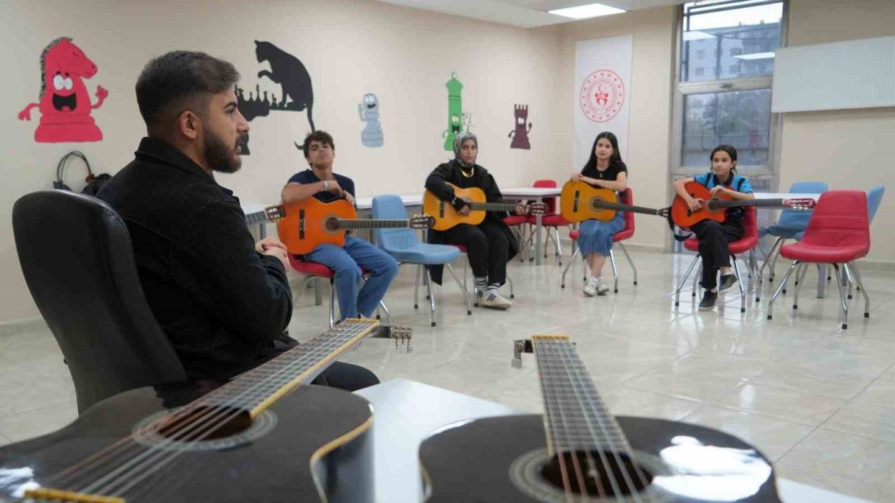 Muş Gençlik Merkezi Güzel Sanatlar Atölyesi’ne Yoğun İlgi