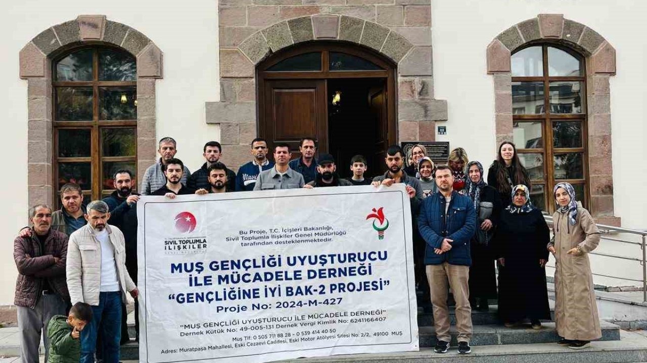 Muşlu Gençler ve Aileleri, "Gençliğine İyi Bak 2" Projesiyle Erzurum’un Tarihi Mekanlarını Gezdi