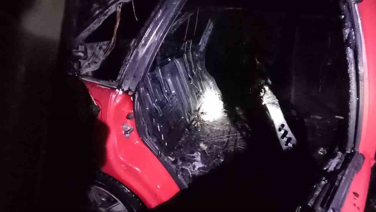 Muş&#039;ta Seyir Halindeki Otomobil Alev Aldı: Araç Kullanılamaz Hale Geldi