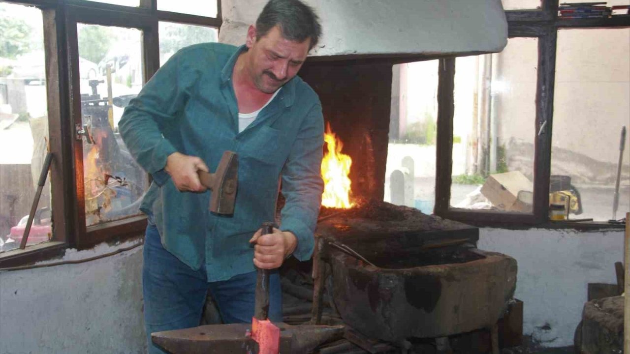 Ordu'da Demirciliğin Son Ustası: "38 Yıldır Yapıyorum, Son Çırak Benim, Benden Sonrası Yok"
