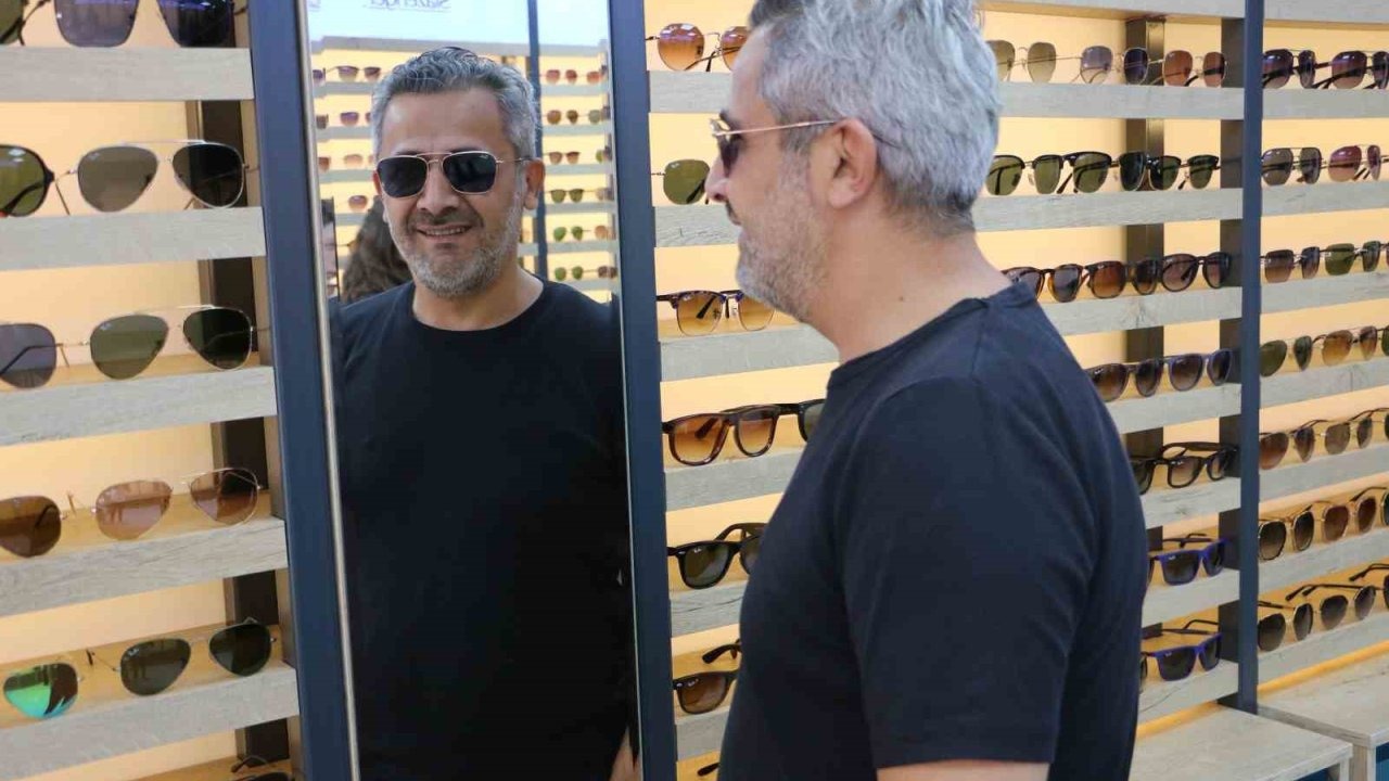 Orijinal fiyatına sahte güneş gözlüğüne yöneldi, gözlükçüler uyardı