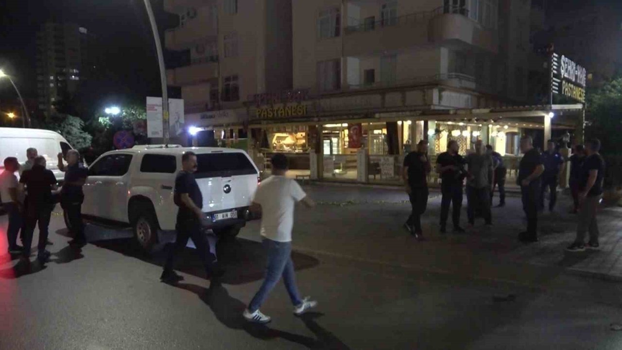 Pastaneye pimi çekilmemiş el bombası atıldı: Büyük Panik Yaşandı