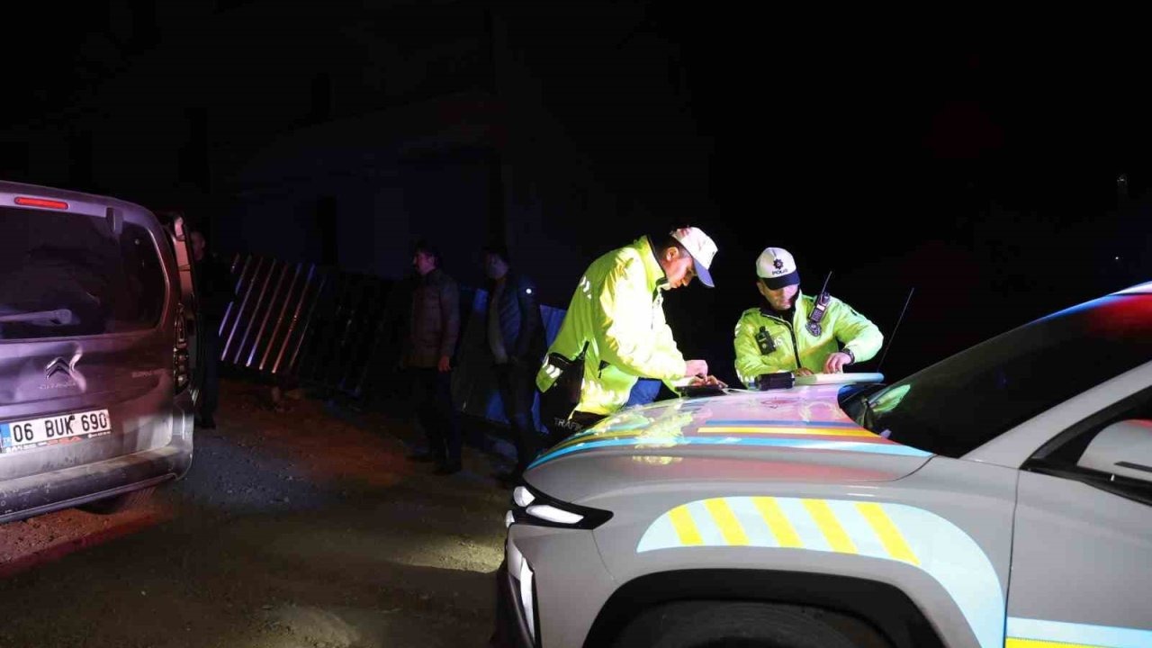 Polisten Kaçan Ehliyetsiz ve Alkollü Sürücü Yakalandı: Yakınından Skandal Savunma