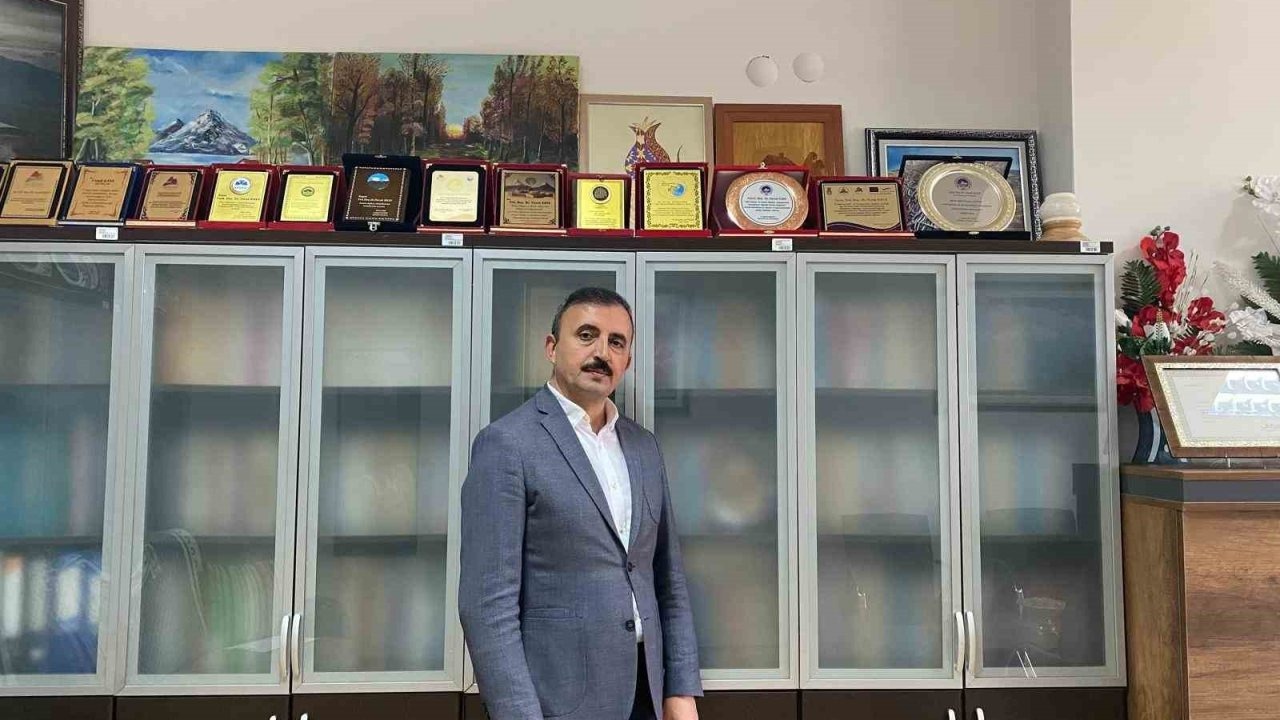 Prof. Dr. Faruk Kaya Uyardı: &quot;Ailenin Yıkıldığı Yerde Toplum Sağlam Kalamaz&quot;