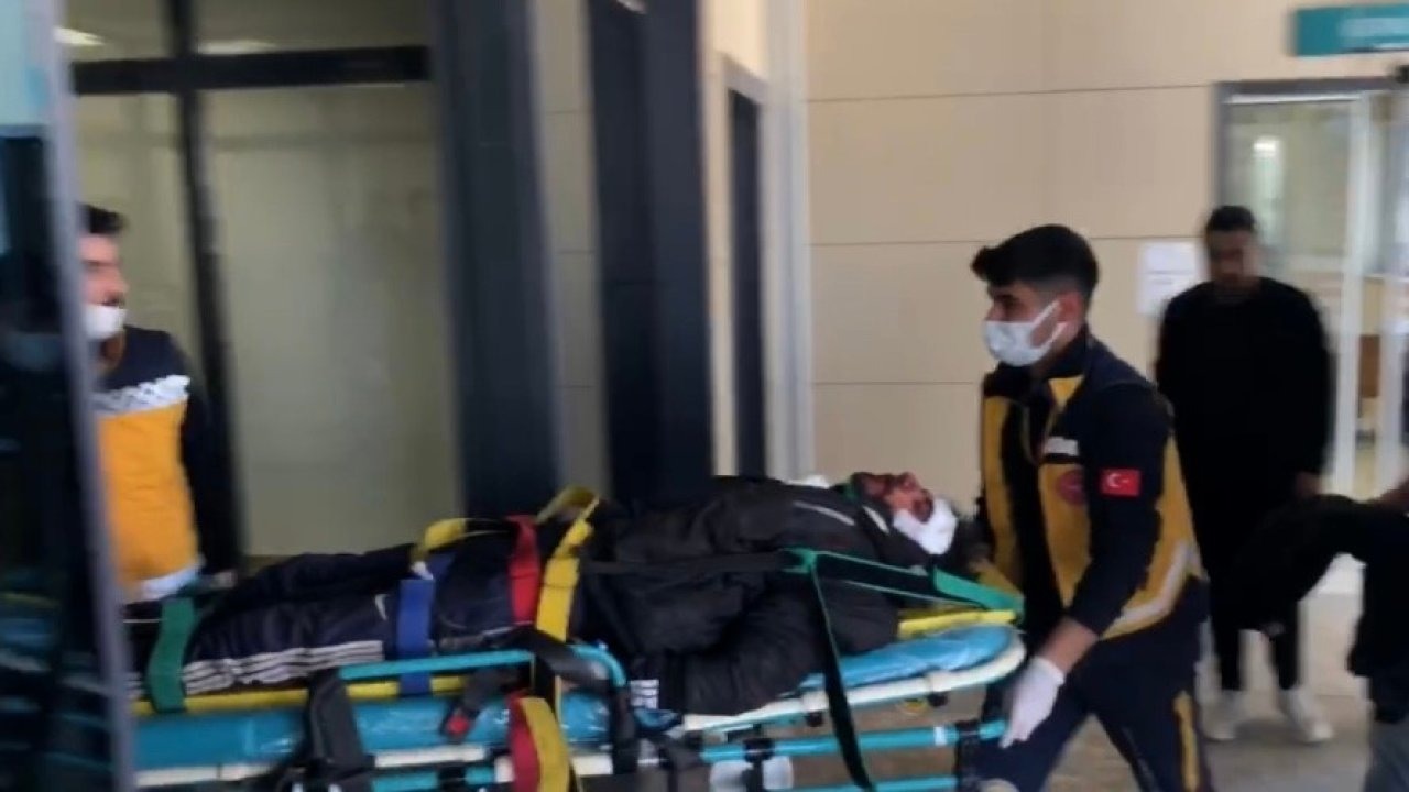 Şanlıurfa Ceylanpınar&#039;da Yol Kenarına Bırakılmış Halde Bulunan 2 Genç Vuruldu: Durumu Ağır Olan Var