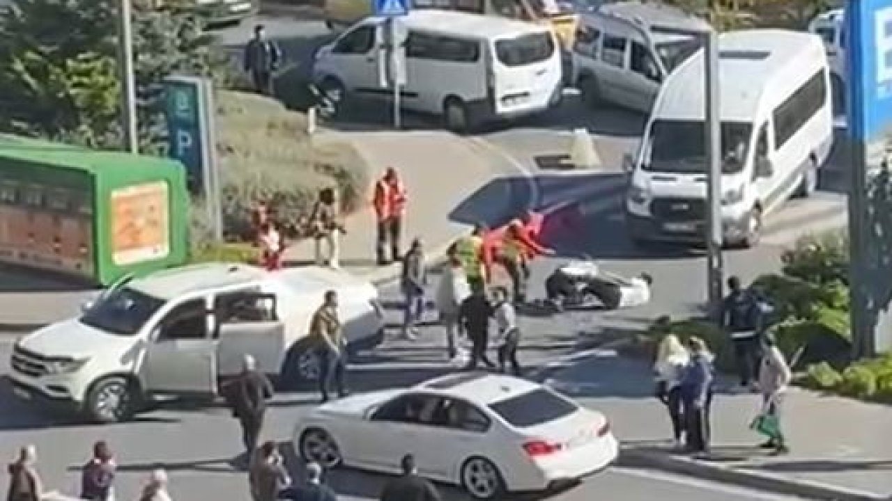 Şehir Hastanesi Girişinde Tekmeli Tokatlı Kavga