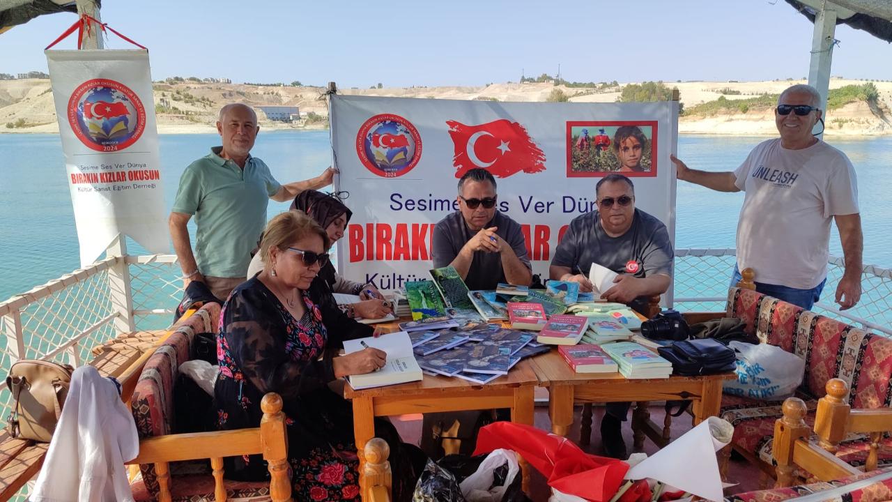 SESKODER’DEN TEKNEDE ŞİİR VE İMZA GÜNÜ ETKİNLİĞİ