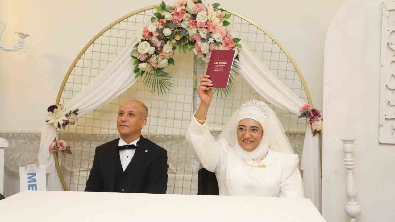 &#039;Sevgi Engel Tanımadı&#039; Düğünü: Engelsiz Yaşam Aracı Gelin Arabası Oldu