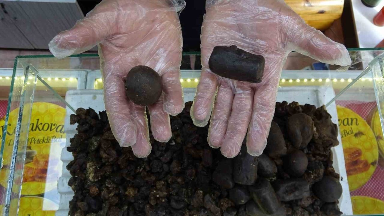 Siirtli Üreticiden Bin Bir Emekle Hazırlanan Propolis: &quot;Pandemi Sonrası Akciğer Tahribatı Olanlar Yoğun Talep Ediyor&quot;