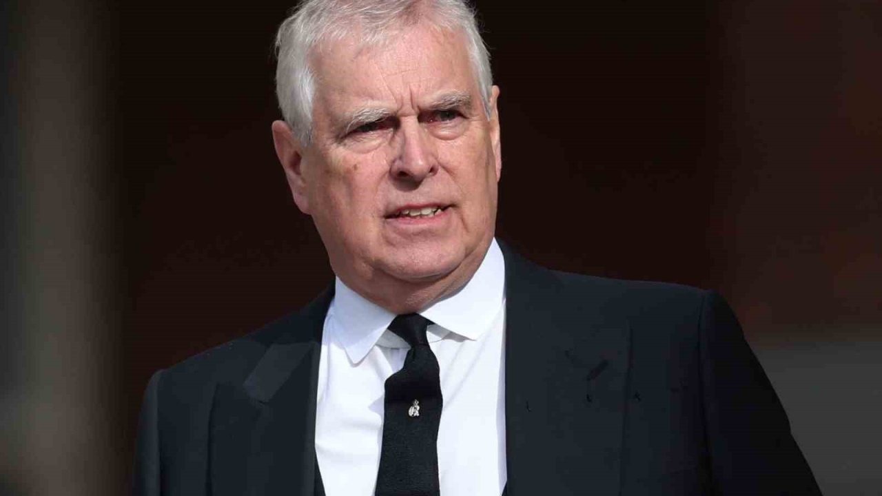 Skandallarla Anılan Prens Andrew, York Dükü Unvanından Feragat Etti