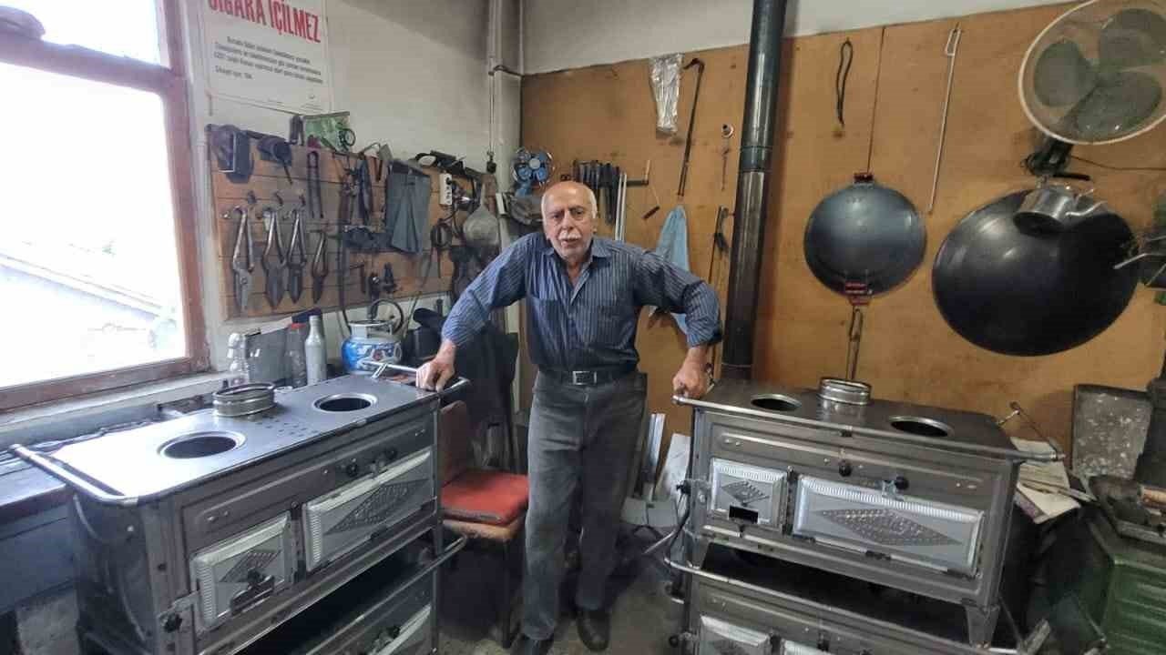 Sobacılık Mesleğinin Son Temsilcisi: 68 Yaşındaki Mehmet Akbaş 55 Yıldır Ocağın Başında