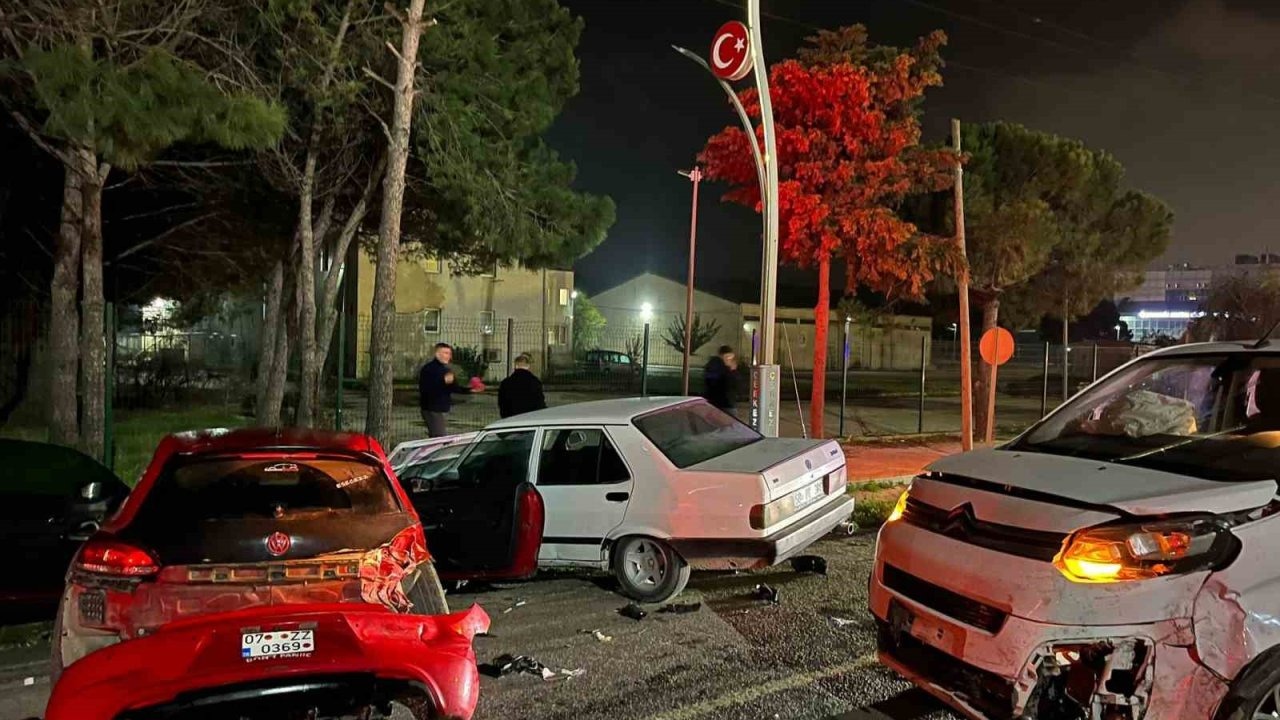 Tekirdağ Çerkezköy-Çorlu Yolu’nda Zincirleme Kaza: 3 Yaralı