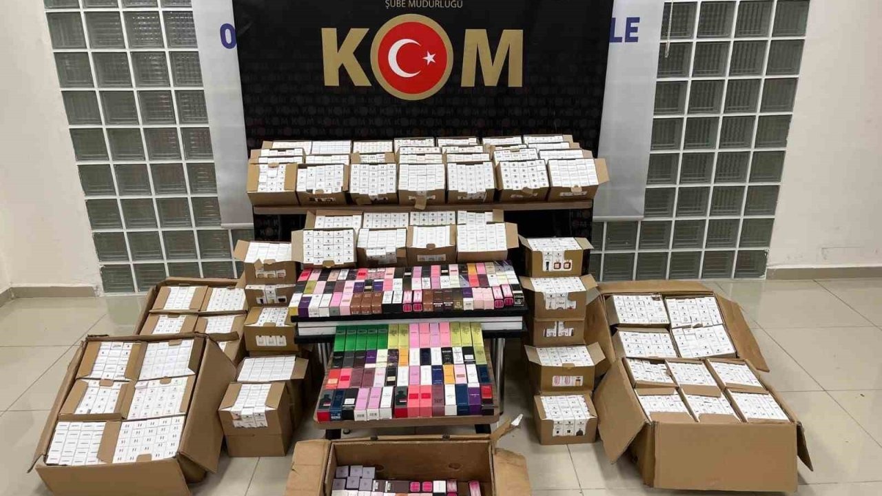 Turgutlu&#039;da Kaçak Parfüm Operasyonu: 2 Bin 710 Adet Ürün Ele Geçirildi