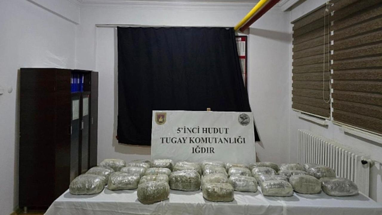 Türkiye’nin sınır güvenliğini kararlılıkla koruyan Hudut Kartalları, kaçakçılara bir darbe daha vurdu.