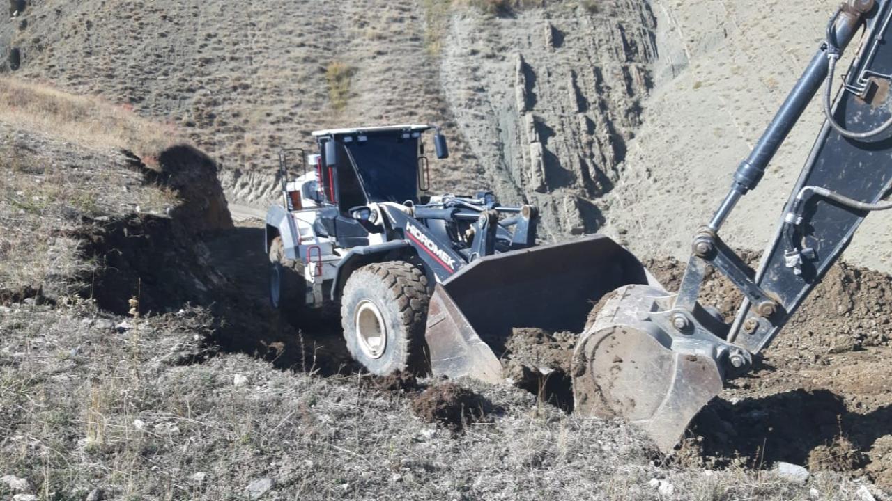 Tuzluca Akdeğirmen Köyüne Yeni Arazi Yolu Yapıldı
