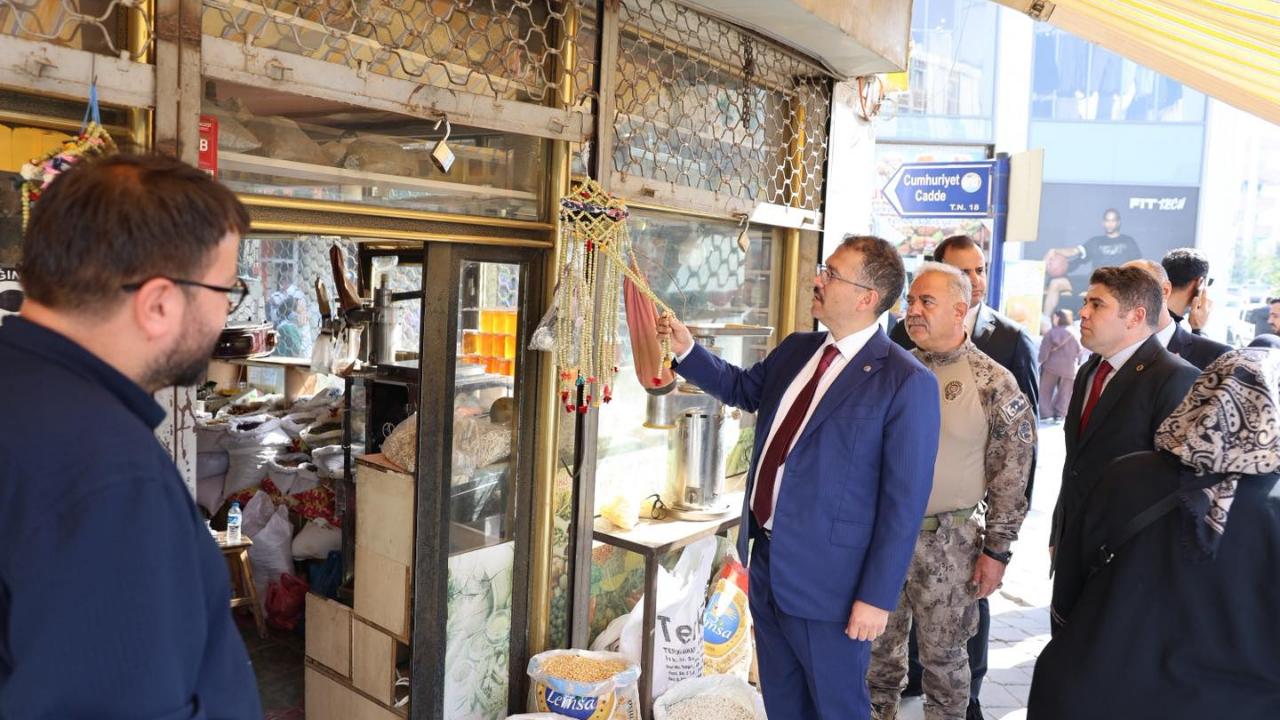 Vali Ercan Turan Esnaf ve Vatandaşlarla Buluştu