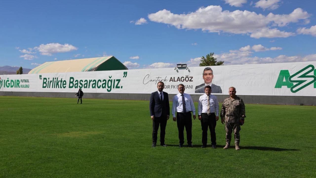 Vali Turan, Iğdır Şehir Stadı’nda İncelemelerde Bulundu