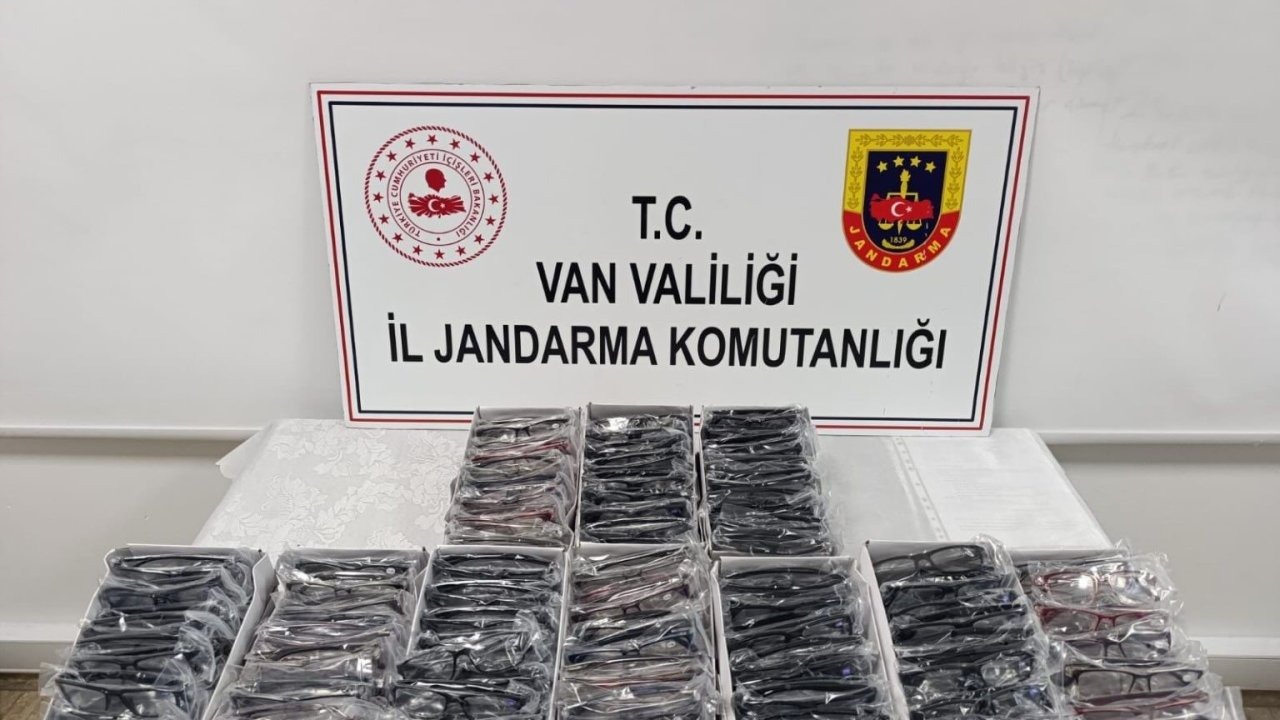 Van Çaldıran'da Kaçakçılık Operasyonu: 150 Bin TL Değerinde Gözlük Ele Geçirildi