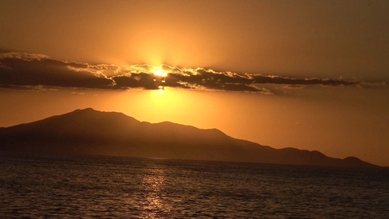 Van&#039;da &#039;Timelapse&#039; ile Kaydedilen Bulut Geçişleri Nefes Kesti