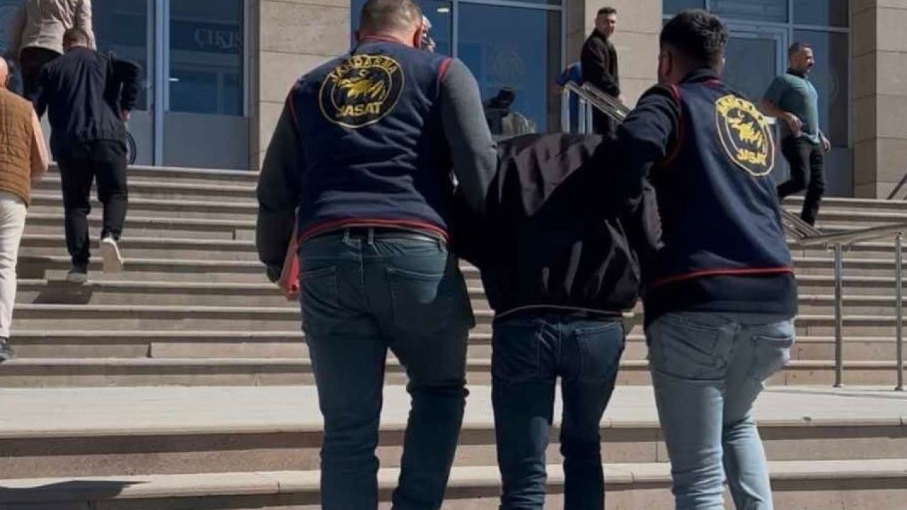 Van’da &#039;Uyuşturucu Ticareti&#039; Suçundan 25 Yıl Hapis Cezasıyla Aranan Yabancı Uyruklu Şahıs Yakalandı