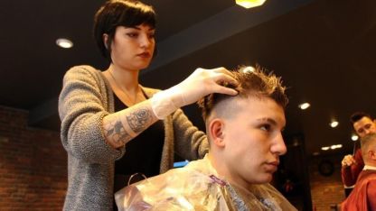 Uzmanlardan Kış Öncesi Saç Dökülmesi Uyarısı: Bere ve Şapkalara Dikkat!