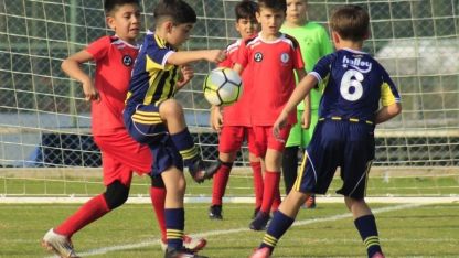 Denizlili Alsancakspor, Atatürk Kupası'nda Fenerbahçe Akademi'yi Eleyerek Dikkatleri Çekti!