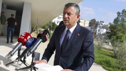 Özgür Özel KKTC Ziyaretine Anıt Mezarlarla Başladı