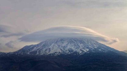 Ağrı Dağı'nda Nadir Doğa Olayı: Mercek Bulutu Şöleni