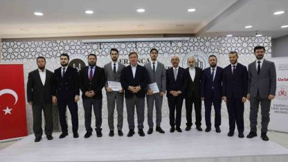 Vali Aydoğdu'dan İmam Adaylarına Vefa Dersi: En Büyük Kürsünüz Kalplerdir