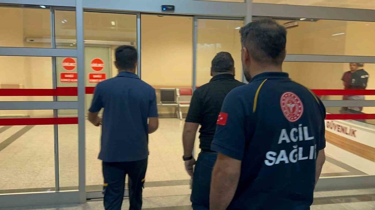 Adıyaman&#039;da Feci Kaza: Otomobilin Çarptığı İki Yaya Yaralandı, Sürücü Kaçtı!