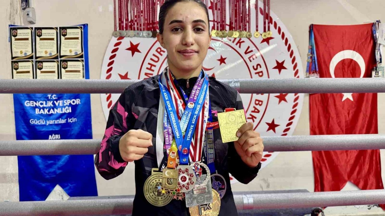 Ağrı’nın Tek Kadın Kickboksörü Sibel Oruç: Dünya Şampiyonluklarıyla Bölgeye İlham Oluyor