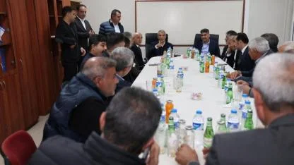 AK Parti Iğdır Heyeti, Tuzluca’daki Köy Muhtarlarının Taleplerini Dinledi