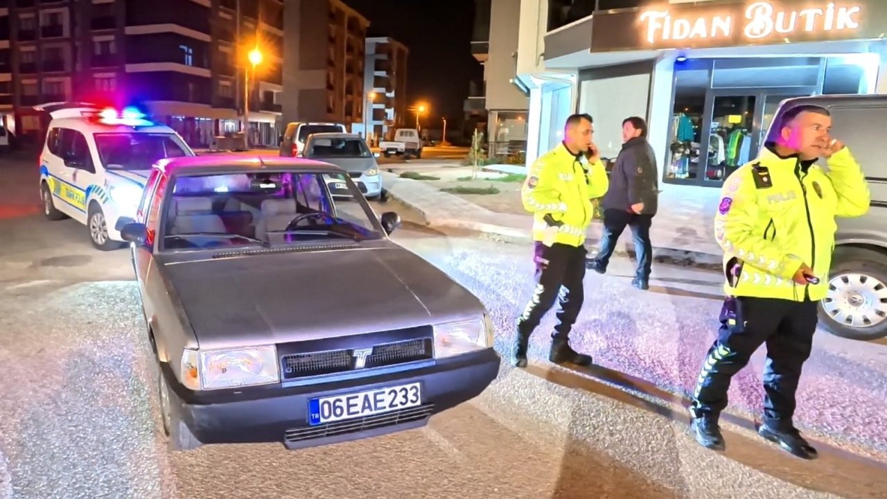 Aksaray&#039;da Film Gibi Kovalamaca: Drift Atan Sürücü Kaçtı, Araca 54 Bin Lira Ceza Kesildi