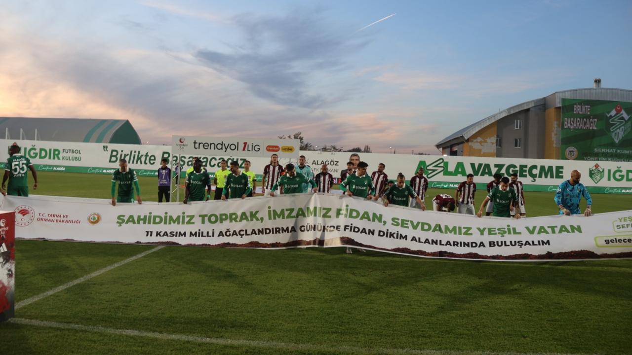 Alagöz Holding Iğdır FK’dan Milli Ağaçlandırma Günü’ne pankartlı destek