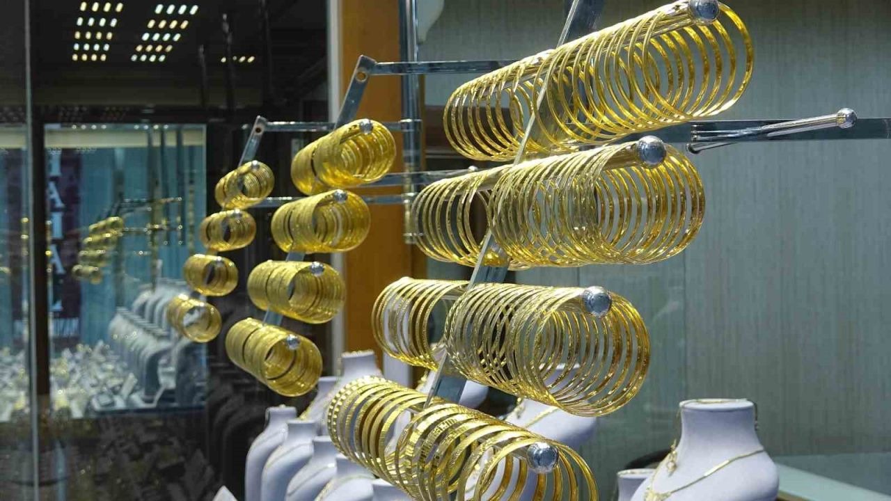 Altın Rekor Kırdı: Yatırımcısına Yüzde 98 Kazandırdı, Dolar ve Euro Enflasyonun Altında Kaldı!