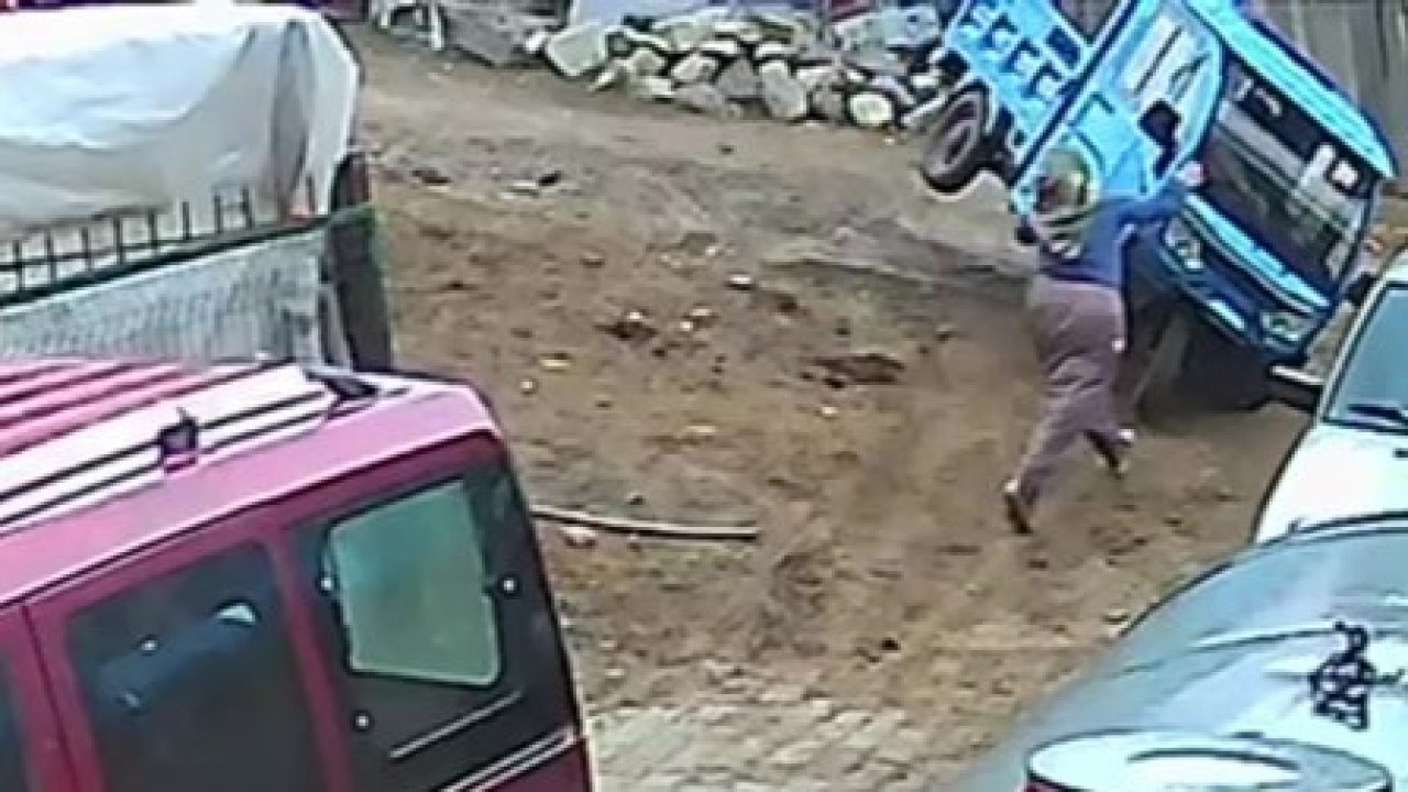 Amasya&#039;da Üç Tekerlekli Motosiklet Devrildi: 3 Kişi Kazayı Hafif Yaralarla Atlattı