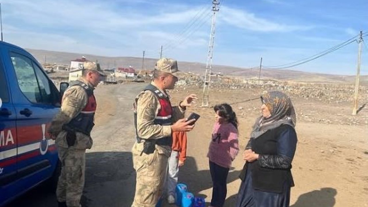Ardahan Jandarması Köyleri Dolaşıyor: Kadınlara Yönelik Şiddetle Mücadele Eğitimi ve KADES Tanıtımı