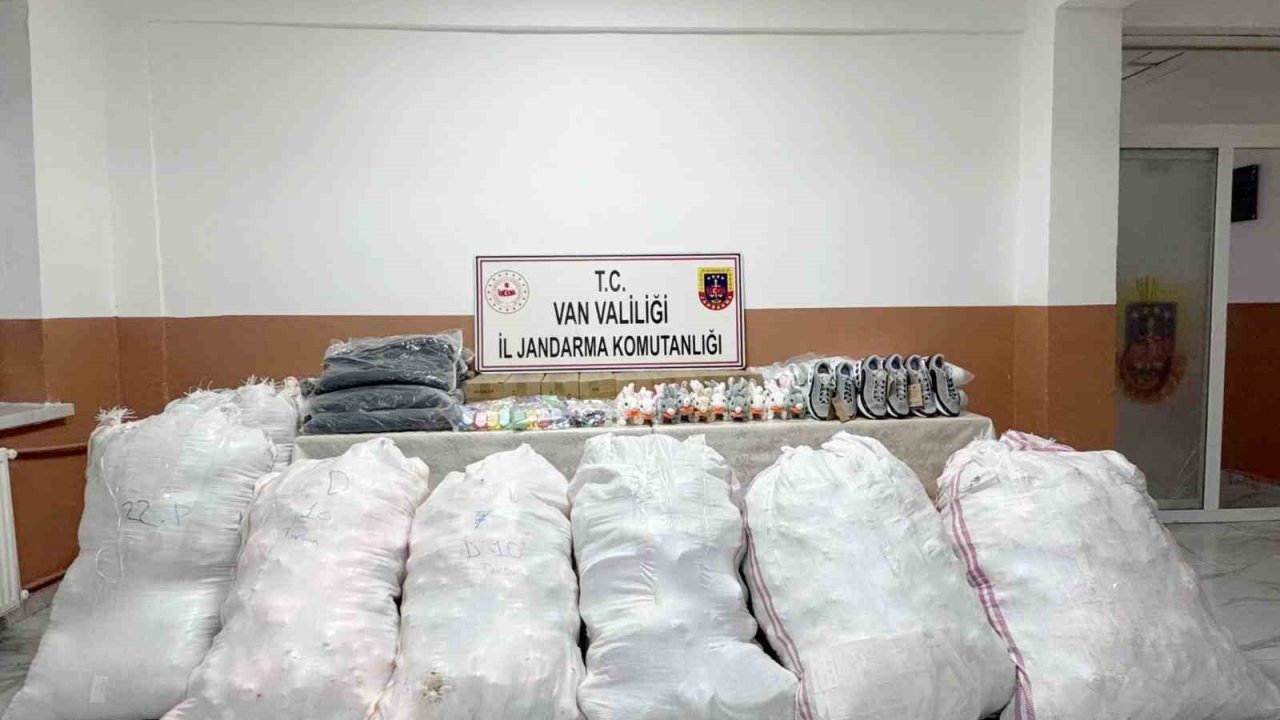 Başkale’de Jandarmadan Kaçakçılık Operasyonu: 4 Milyon TL Değerinde Malzeme Ele Geçirildi