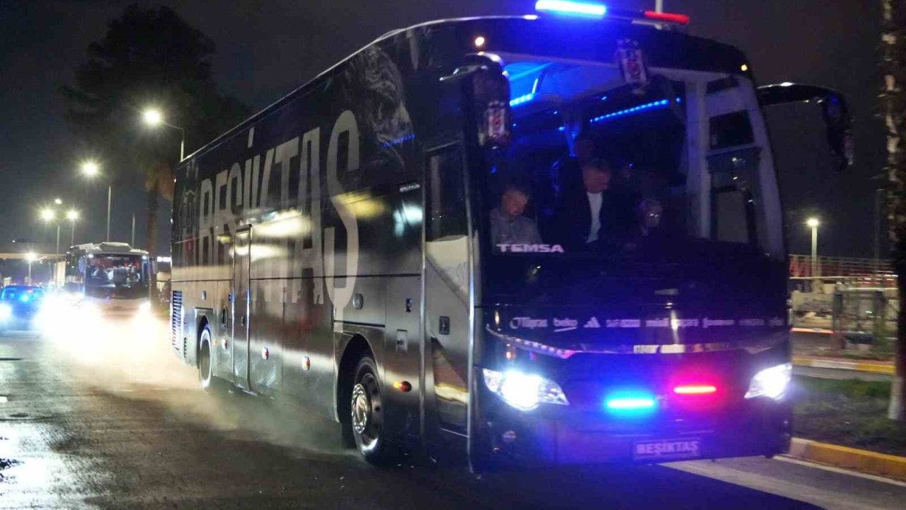 Beşiktaş, Antalyaspor Maçı İçin Antalya’ya Ulaştı: Eksikler Dikkat Çekiyor