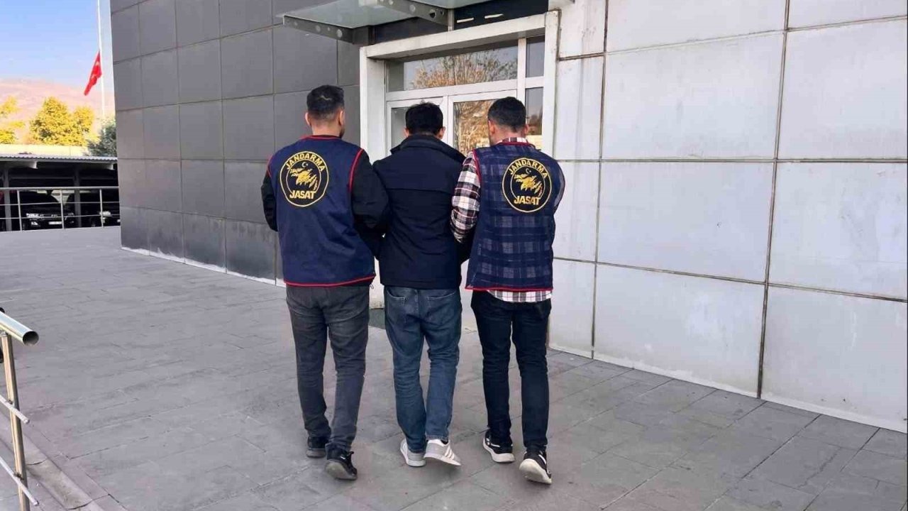 Bingöl&#039;de Ortak Operasyon: Hakkında 9 Yıl 10 Ay Hapis Cezası Bulunan Firari Yakalandı