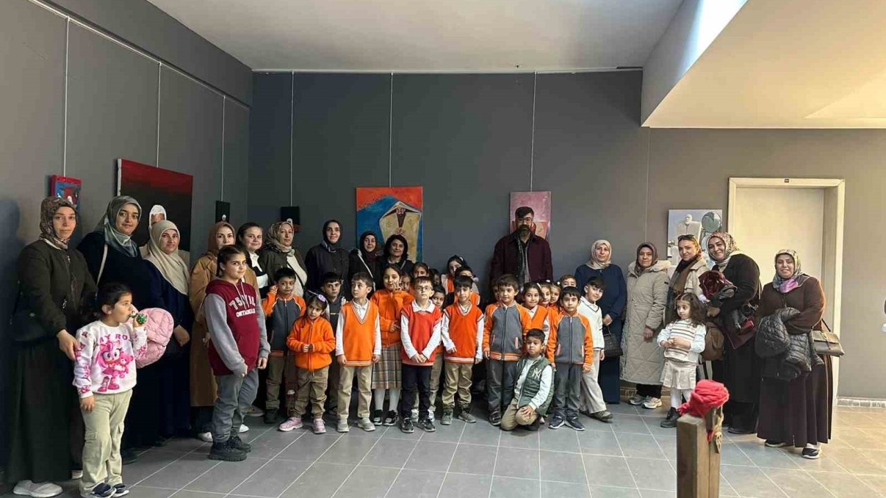 Çobanlık Temasına Çağdaş Yorum: Mustafa Barkın Garip Sergisi Yoğun İlgi Gördü