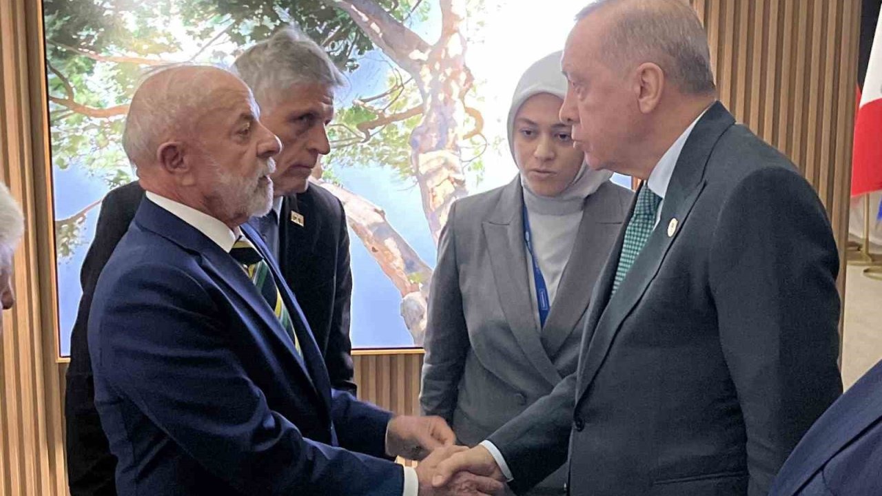 Cumhurbaşkanı Erdoğan, G20 Zirvesi’nde Brezilya Devlet Başkanı Lula da Silva ile Görüştü