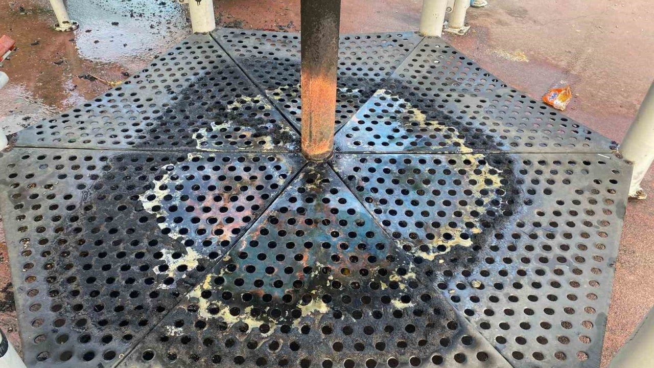 Denizli Pamukkale&#039;de Çocuk Parkında Yangın: Ateşle Oynayan Çocuklar Oyuncağı Yaktı