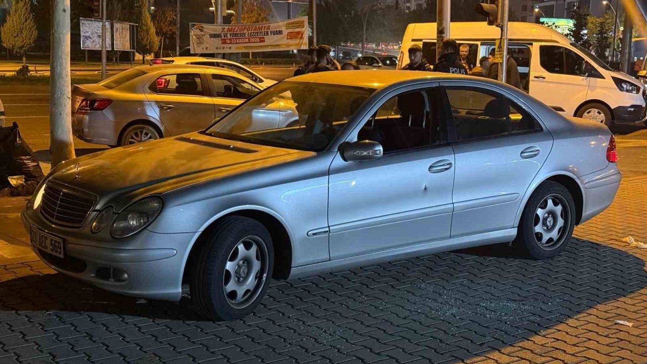 Diyarbakır’da Silahlı Saldırı: Otomobiline Binerken Vurulan Kişi Hayatını Kaybetti