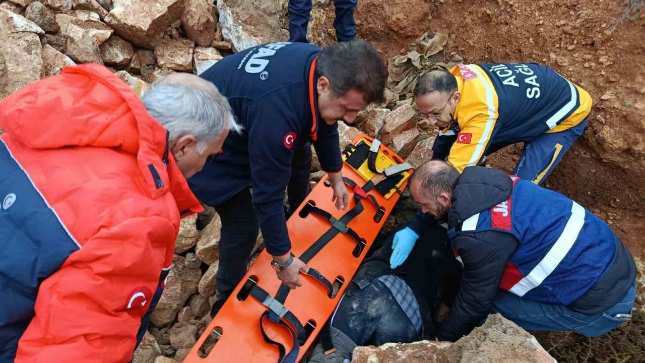 Elazığ&#039;da Kaybolan Alzheimer Hastası Yaşlı Adam Yaralı Bulundu