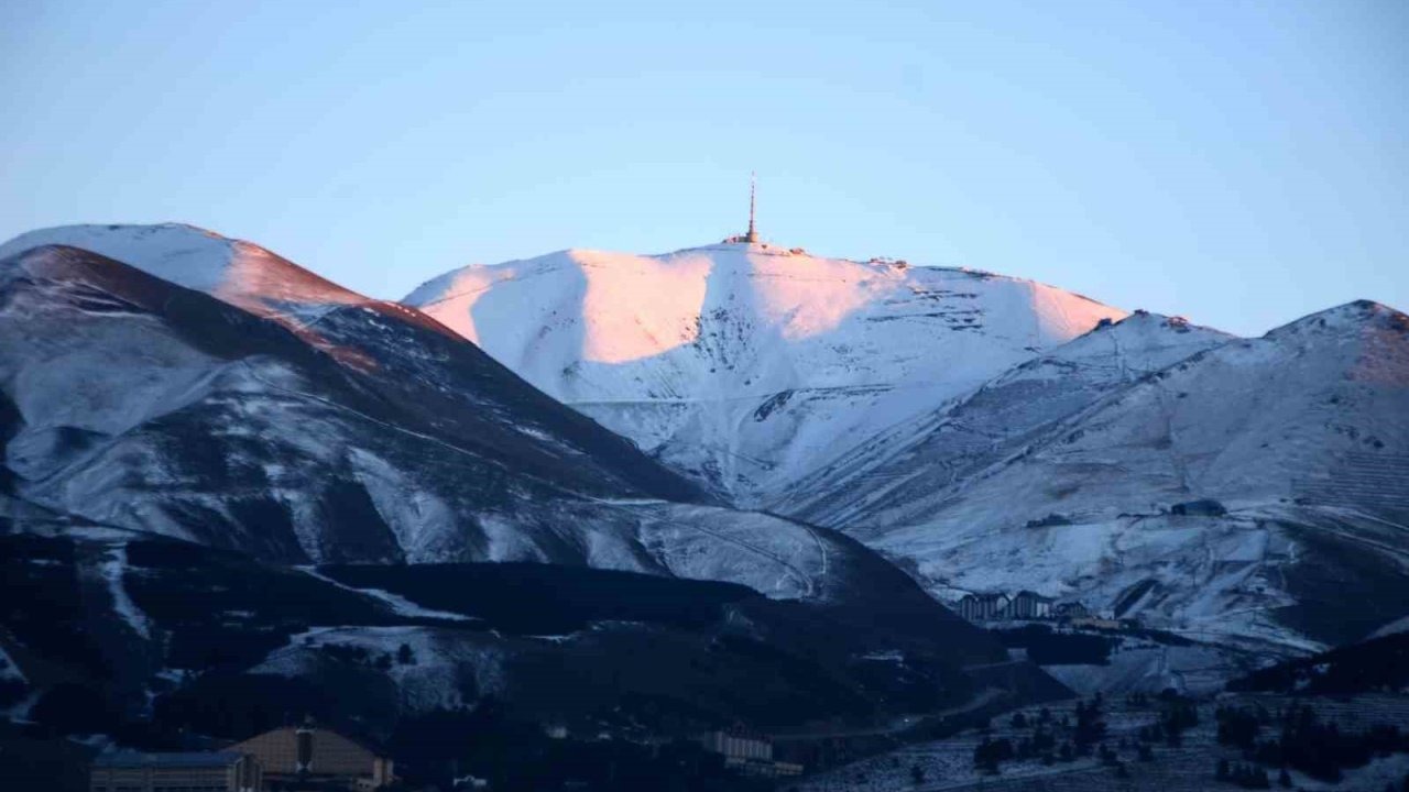Erzurum İçin Meteoroloji&#039;den Yüksek Kesimlere Kar Uyarısı