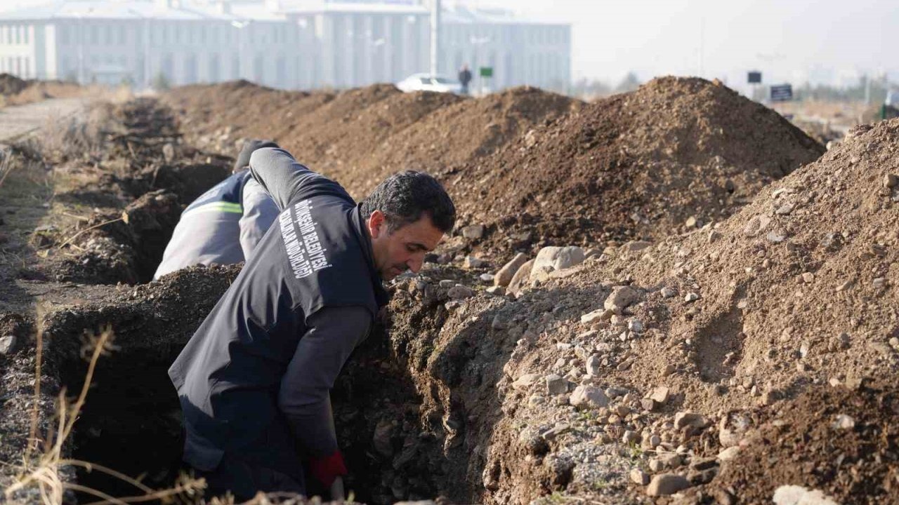 Erzurum’da Kış Öncesi Yüzlerce Mezar Yeri Hazırlandı